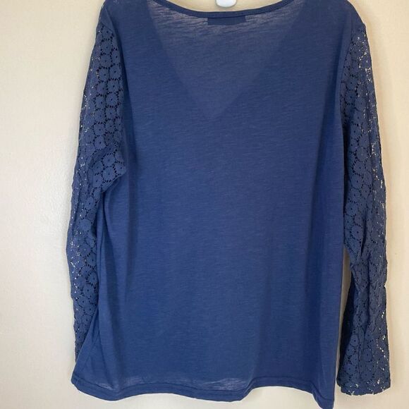 Shein| Medium| Soft|Crotchet knit| Floral - Picture 9 of 16